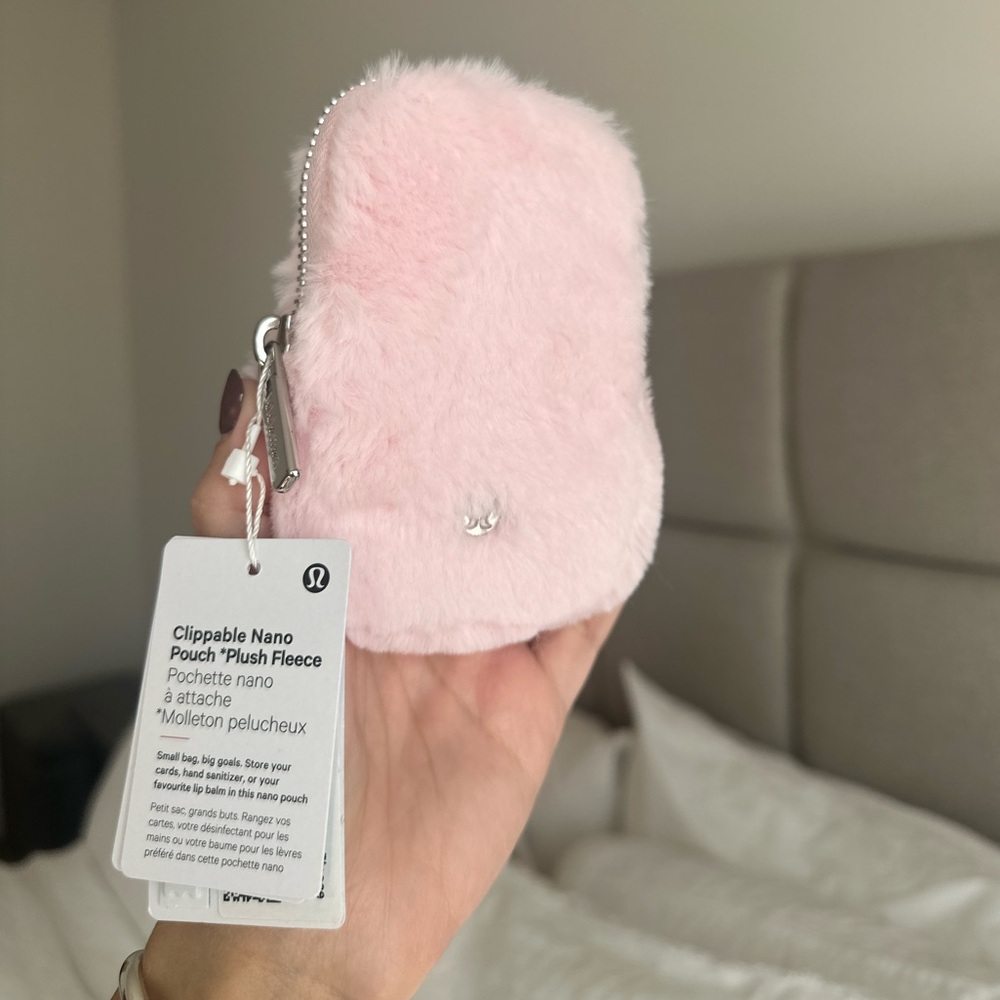 Clippable nano pouch *plush fleece